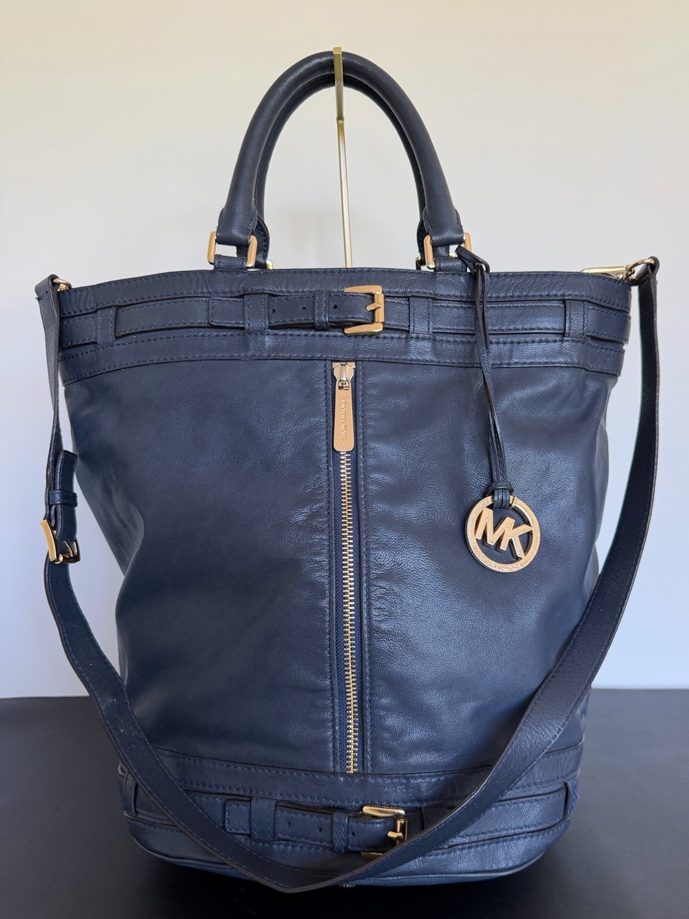 Michael Kors Hamilton Bucket Bag Navy Leather Crossbody Shoulder Tote